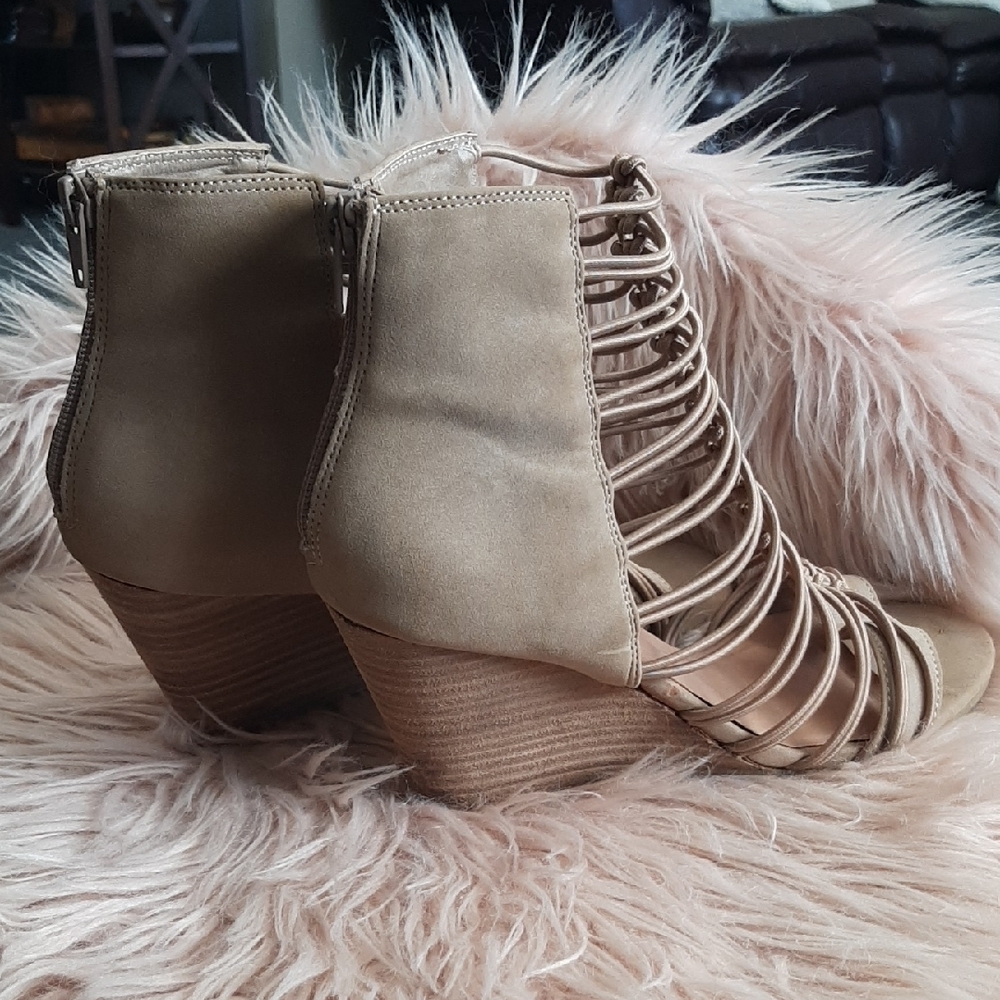 Coconuts by Matisse Beige Strappy Wedges - Picture 3 of 5